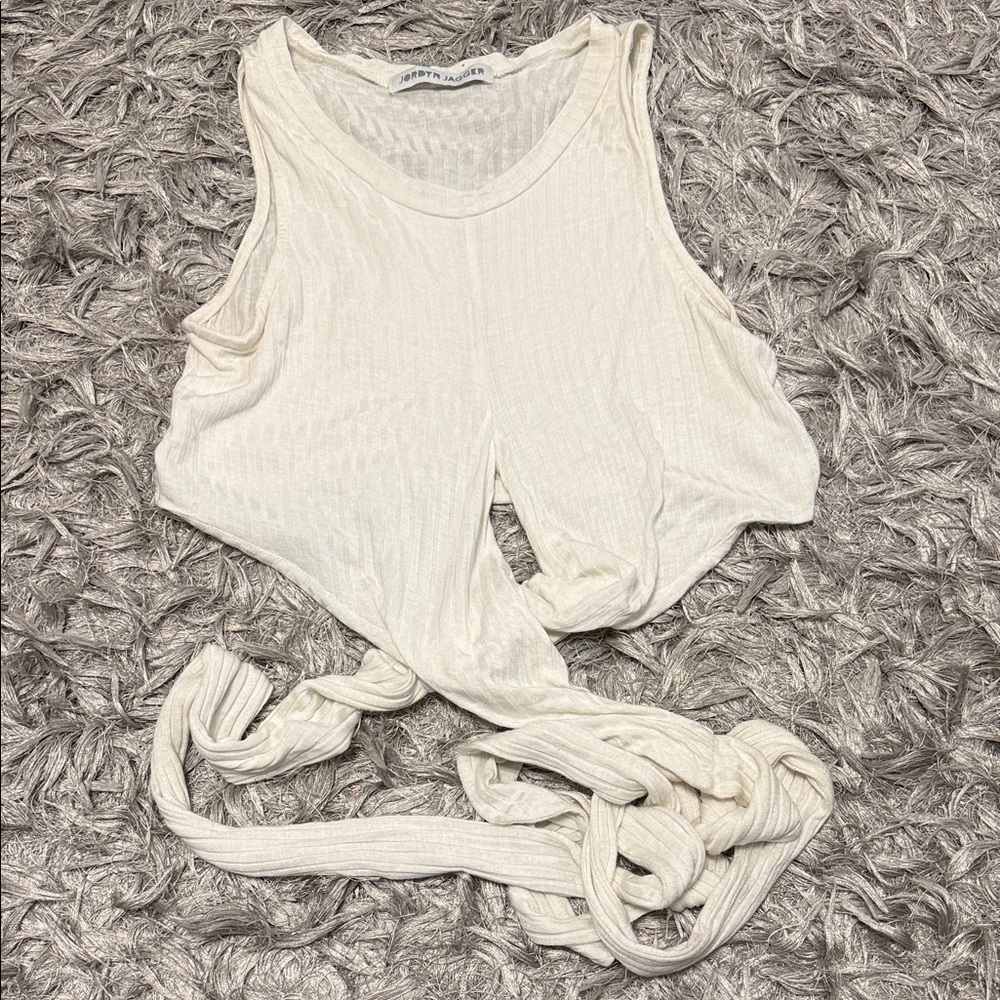 white tank size M